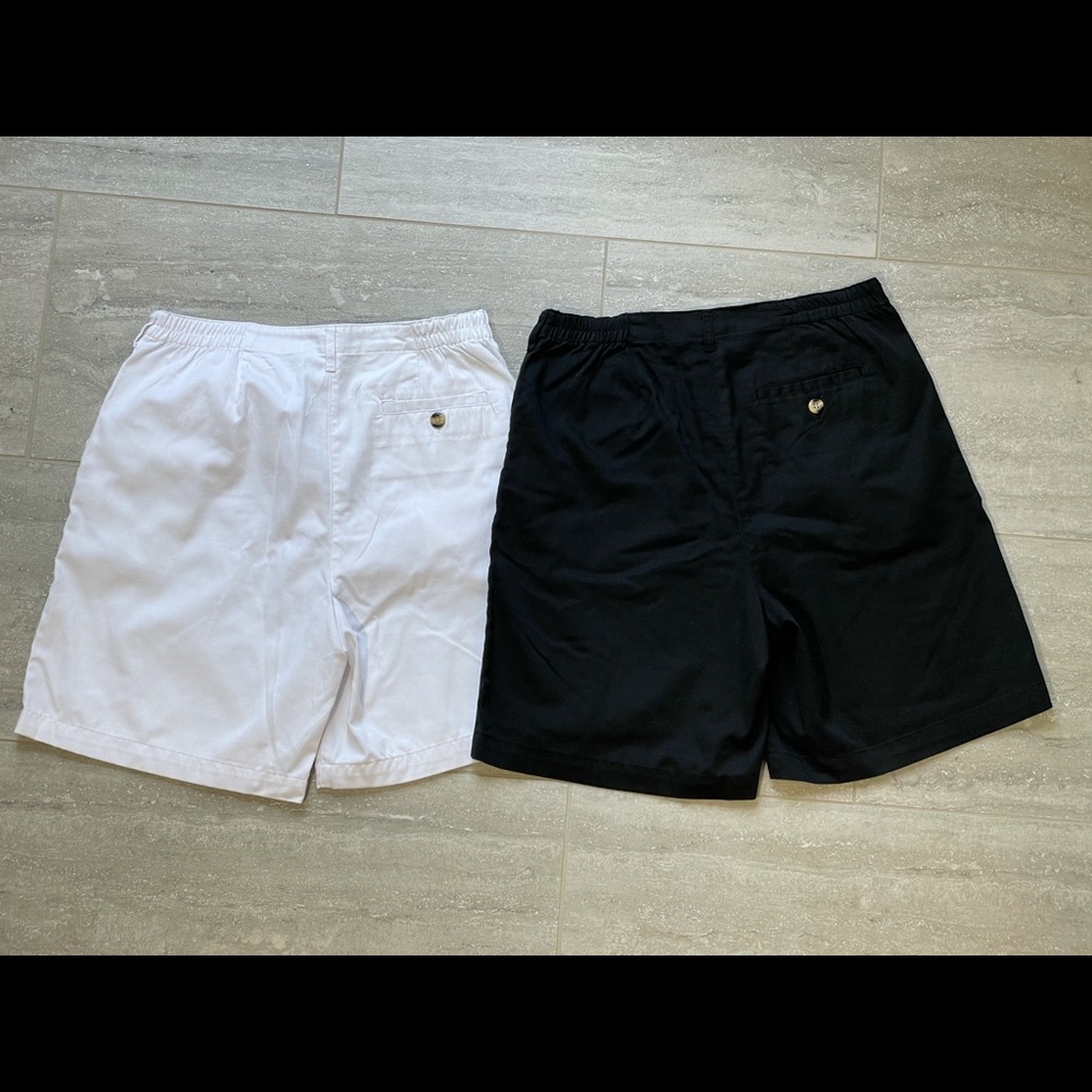 Two Pairs of Karen Scott Shorts Size 8. - Picture 2 of 8